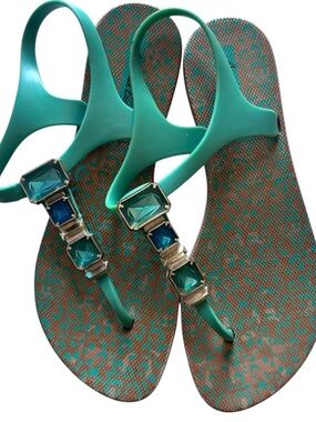 AMERICAN EAGLE SANDALS